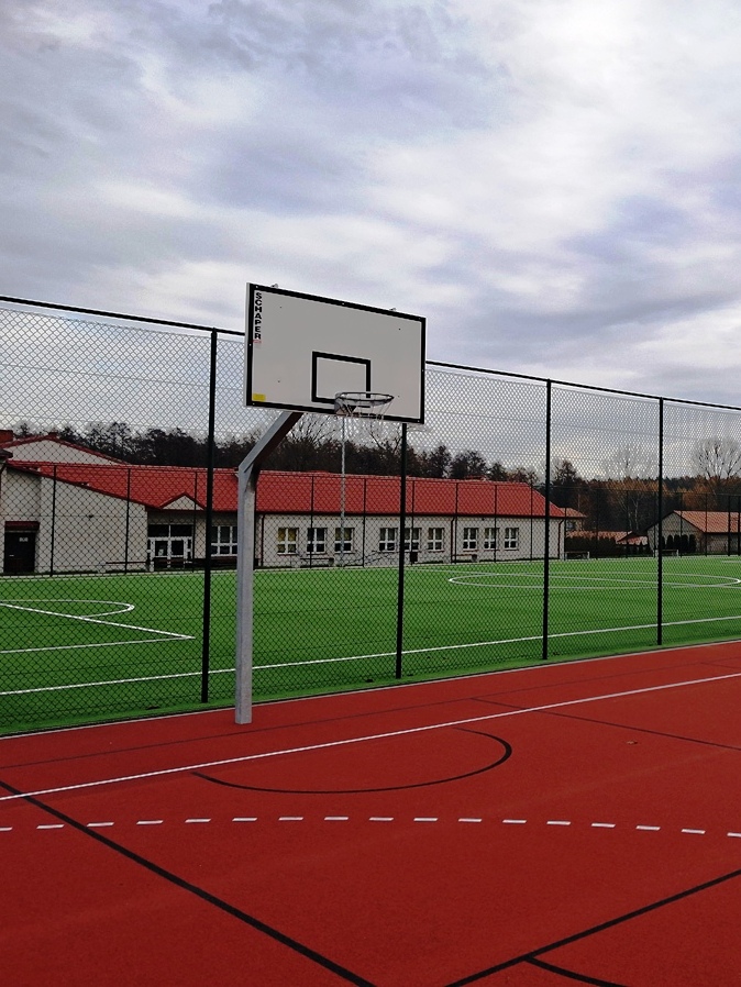 Orlik przy Szkole Podstawowej w Lubani